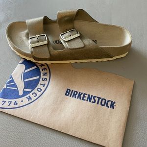 Never worn Birkenstock sandals
